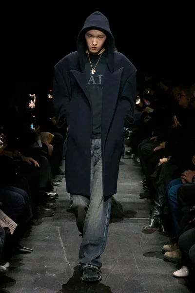 Look 27